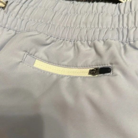 Vuori Women’s Clementine Short 2.0 4” Inseam in Periwinkle, Size Large - Picture 7 of 14